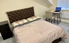 Double Bed Room Theobald Street